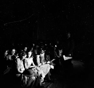 Heidi Heimann - Audience at The Little Sweep - 1949 - London The Warburg Institute